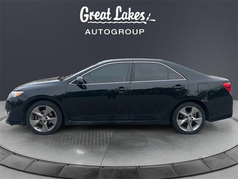 Used 2012 Toyota Camry SE image 2