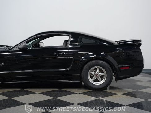 Used 2006 Ford Mustang GT RWD image 23