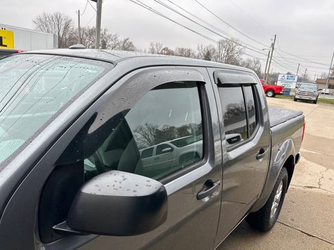 Used 2016 Nissan Frontier SV image 11