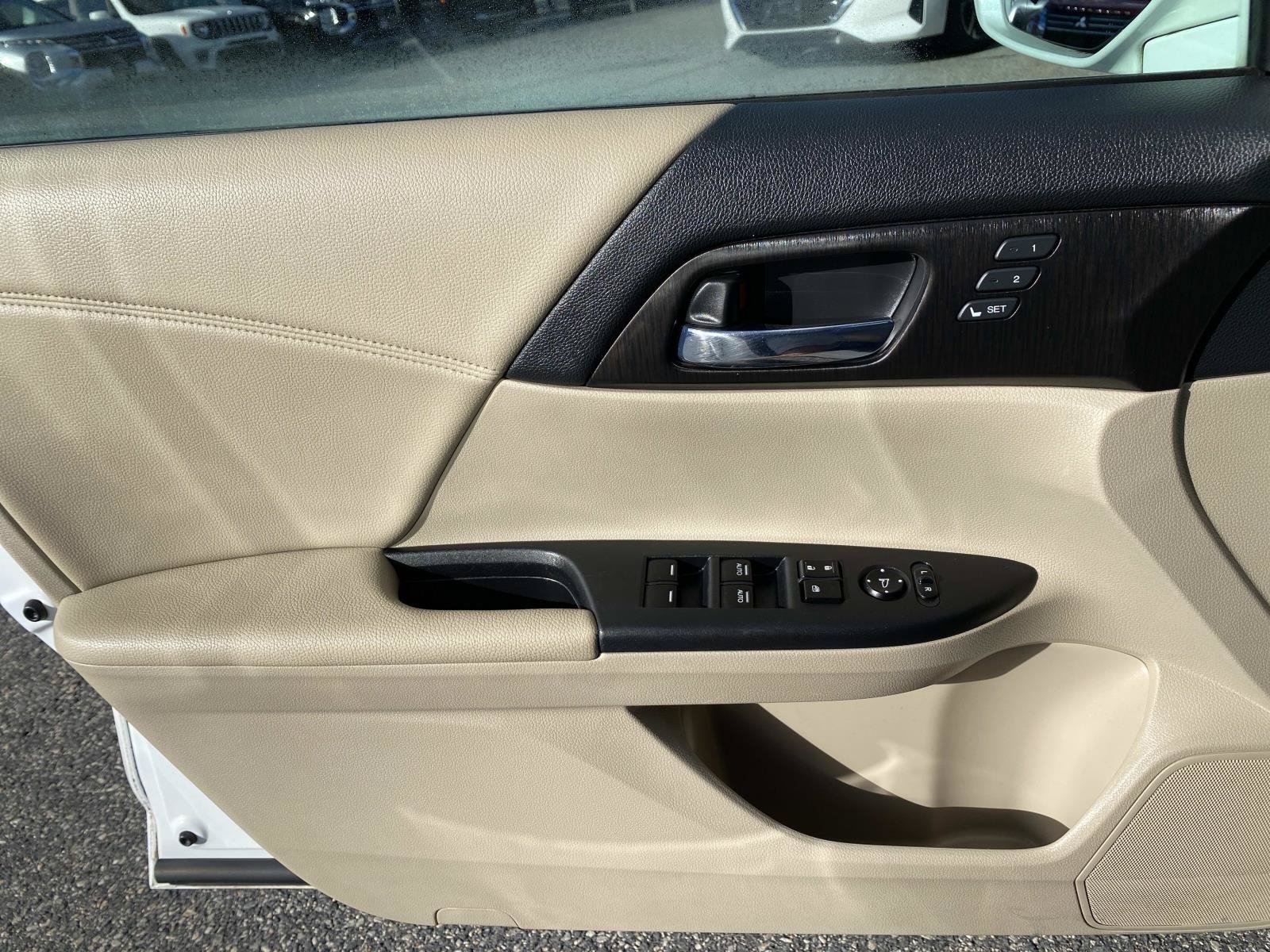 Used 2015 Honda Accord EX-L image 21