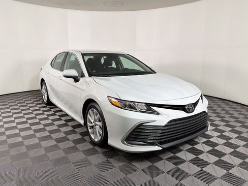 Used 2023 Toyota Camry LE FWD image 7