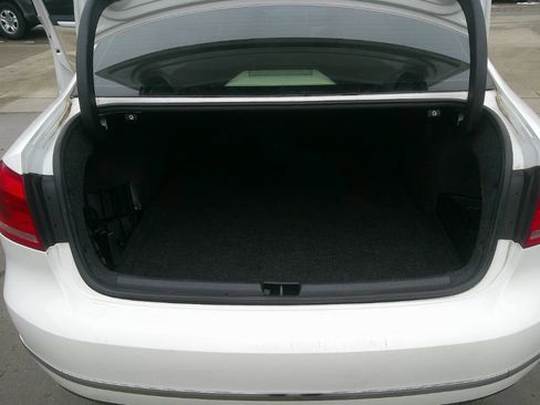 Used 2013 Volkswagen Passat TDI SE image 18