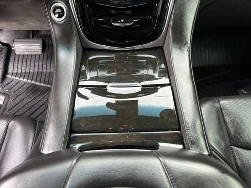 Used 2019 Cadillac Escalade Platinum image 24