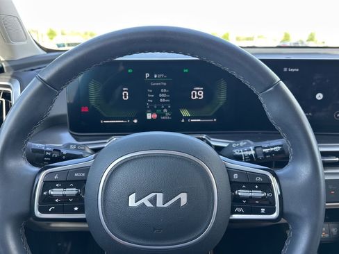 Certified 2025 Kia Sorento EX w/ Panoramic Sunroof Package FWD image 22
