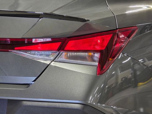 Certified 2025 Hyundai Elantra Sport FWD image 12