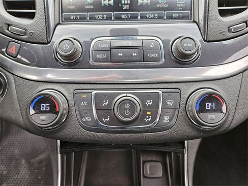 Used 2019 Chevrolet Impala LT image 23