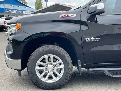 Used 2022 Chevrolet Silverado 1500 LT w/ Z71 Off-Road Package AWD/4WD image 10