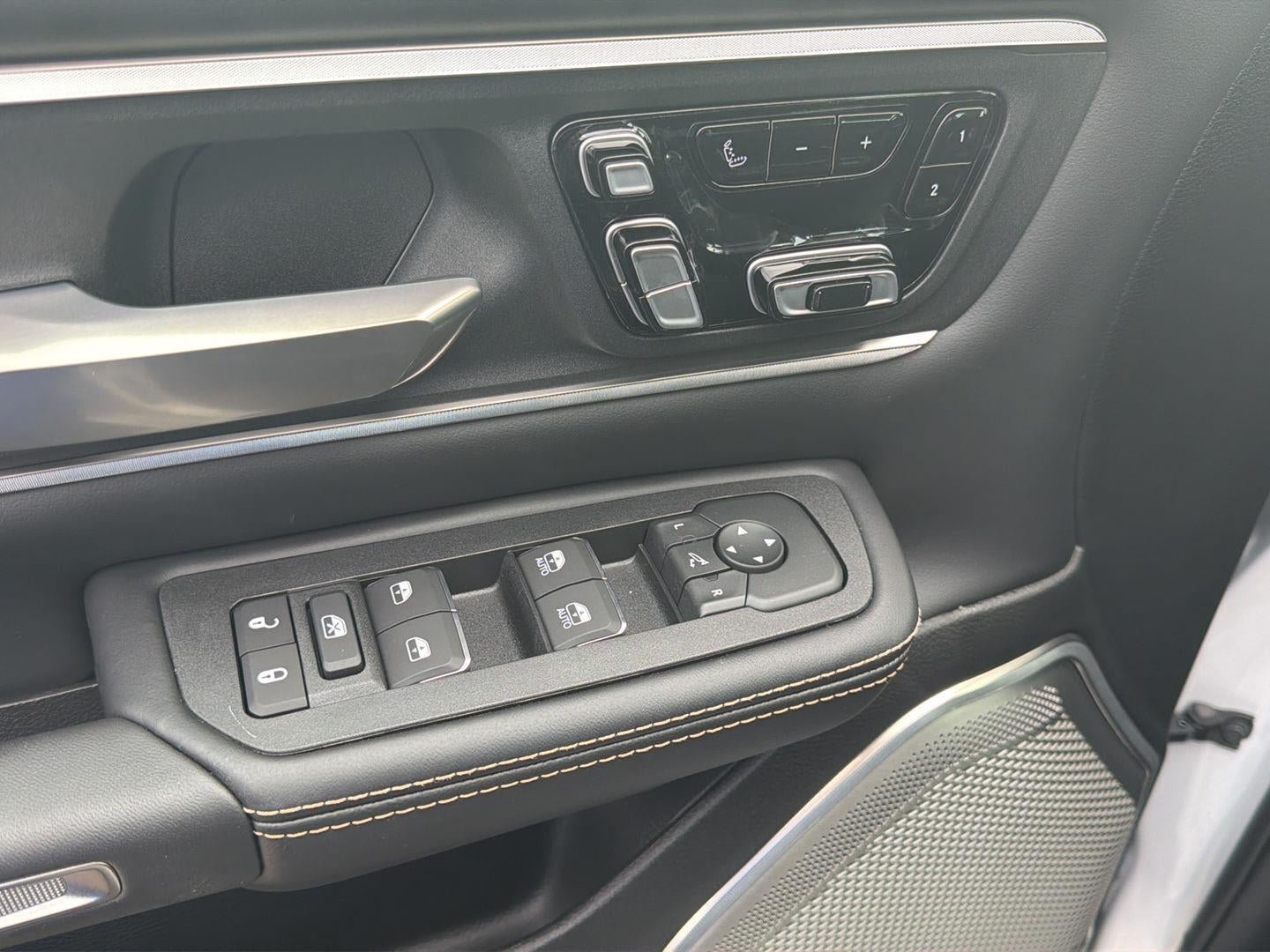 New 2027 RAM 1500 Tungsten AWD/4WD image 3