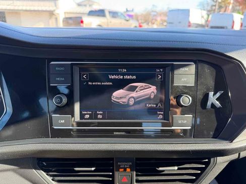 Used 2019 Volkswagen Jetta SE w/ Cold Weather Package image 27