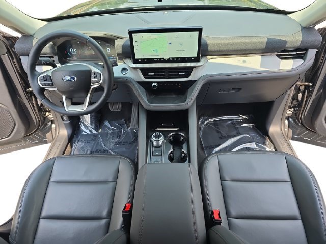 Used 2025 Ford Explorer Active w/ Active Comfort Package AWD/4WD image 9