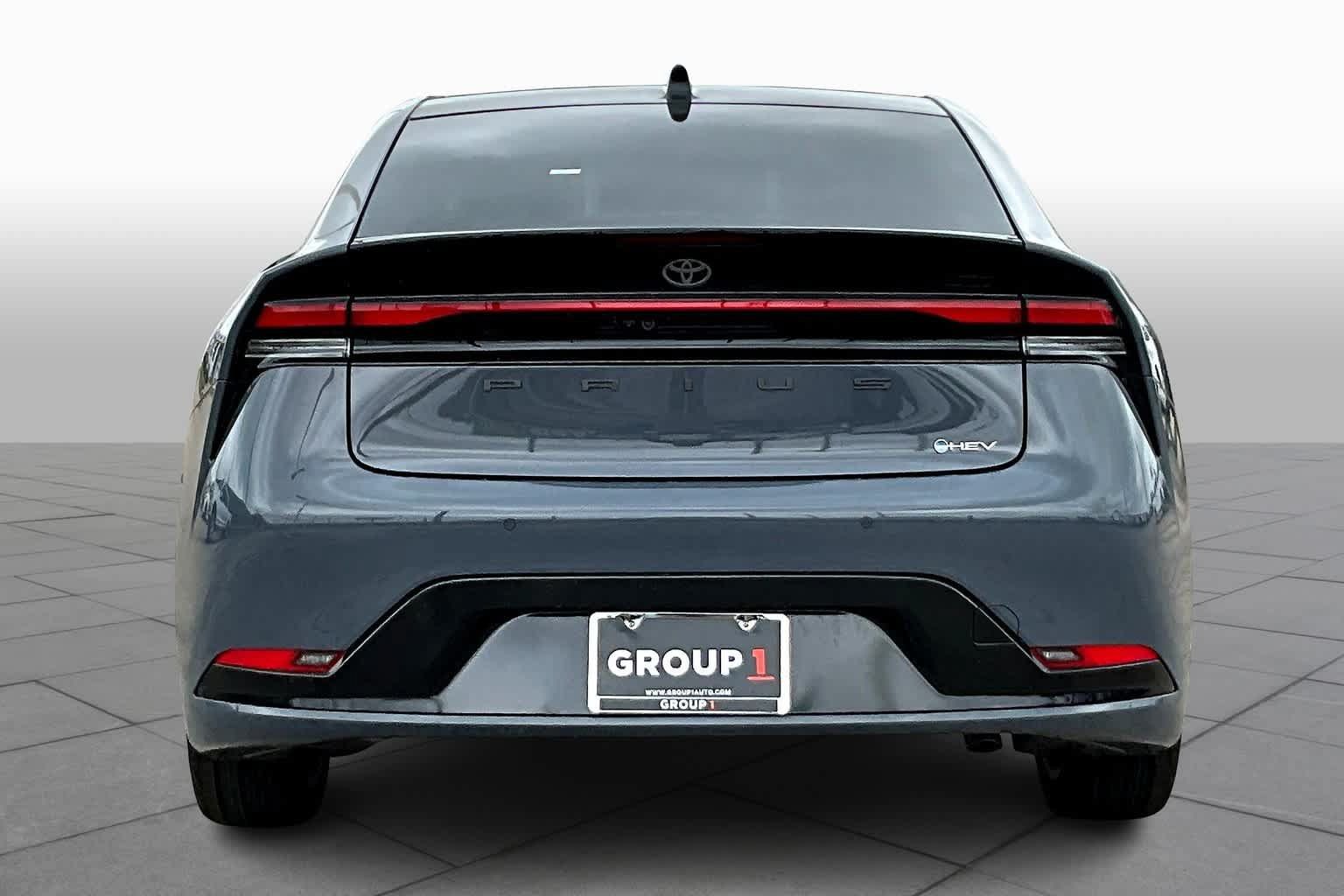Used 2025 Toyota Prius Limited w/ Limited Premium Package FWD image 4