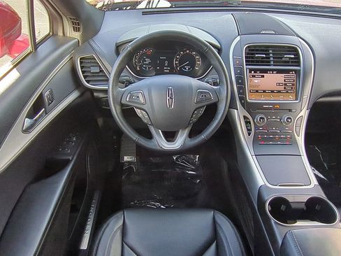 Used 2017 Lincoln MKX Premiere image 16