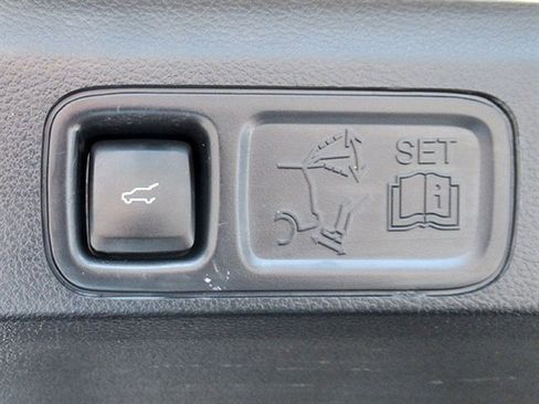 Used 2022 Ford Expedition Max Limited image 12