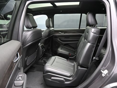 Used 2026 Jeep Grand Cherokee L Limited w/ Limited Altitude Package AWD/4WD image 27
