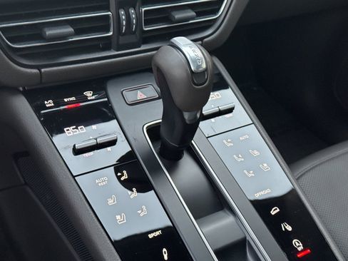 Used 2023 Porsche Macan S image 22