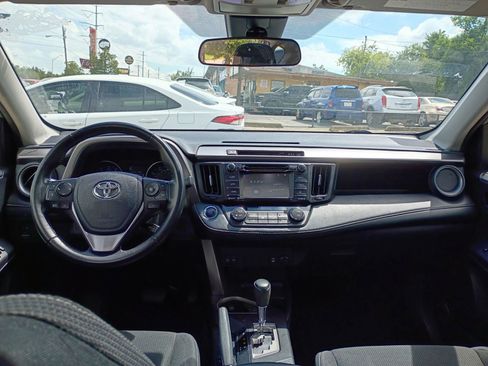 Used 2018 Toyota RAV4 XLE FWD image 10