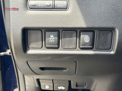 Used 2023 Nissan Murano SV FWD image 19