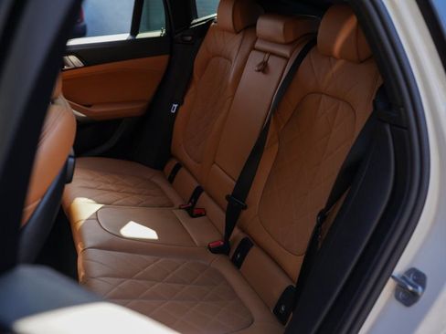 Used 2023 BMW X6 xDrive40i image 23