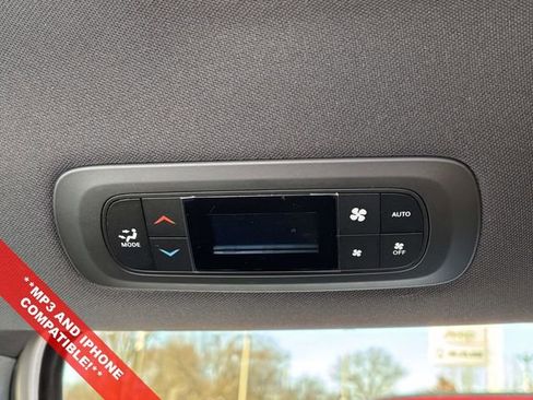 New 2026 Chrysler Pacifica Select w/ S Appearance Package image 8