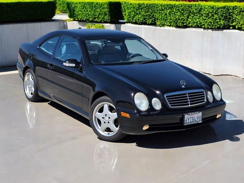 Used 2001 Mercedes-Benz CLK 430 Coupe image 3