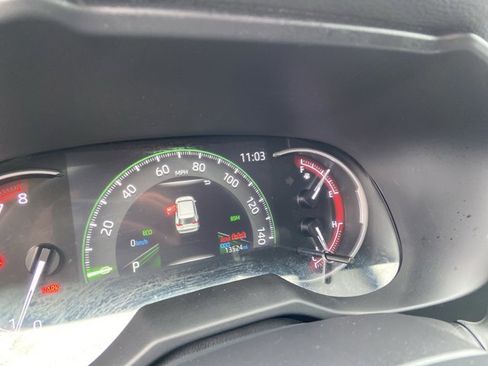 Used 2025 Toyota RAV4 LE image 21