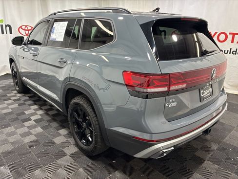 Used 2025 Volkswagen Atlas Peak Edition SE AWD/4WD image 5