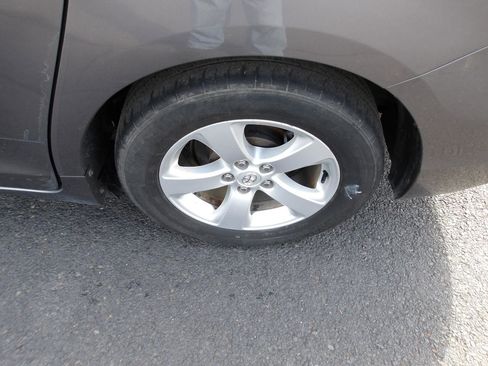Used 2015 Toyota Sienna L FWD image 24