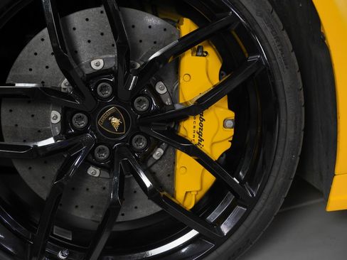 Used 2015 Lamborghini Huracan LP 610-4 AWD/4WD image 17