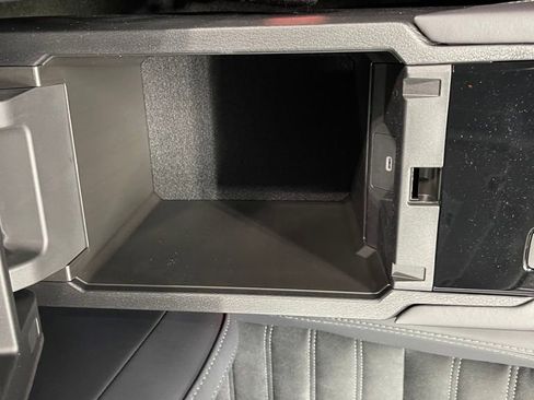 New 2025 Mitsubishi Outlander SE image 12