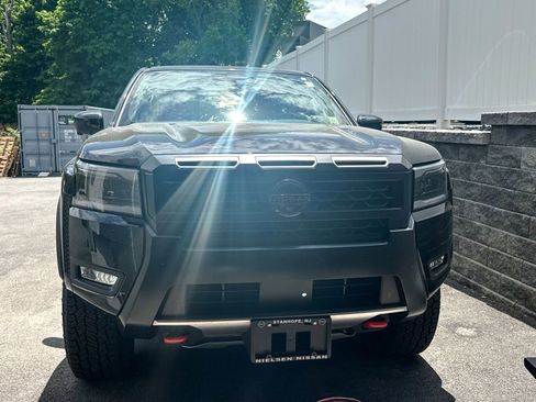 Used 2026 Nissan Frontier PRO-4X w/ Pro-4x Convenience Package AWD/4WD image 2