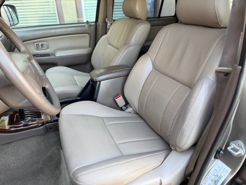 Used 2001 Toyota 4Runner Limited image 14