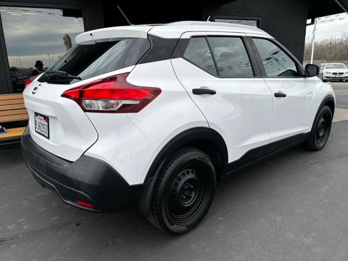 Used 2019 Nissan Kicks S image 6