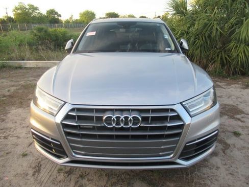 Used 2019 Audi Q5 2.0T Premium w/ Convenience Package image 2