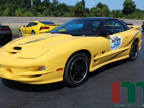 Used 2002 Pontiac Firebird Trans Am RWD image 1