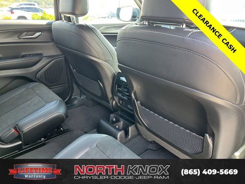 New 2025 Jeep Grand Cherokee L Altitude image 28