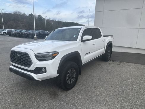 Used 2021 Toyota Tacoma TRD Off-Road w/ Technology Package image 1