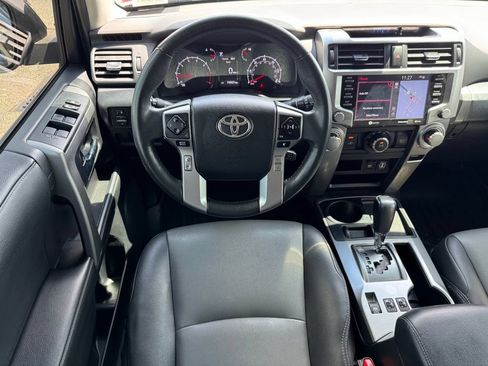 Used 2022 Toyota 4Runner SR5 Premium w/ Moonroof Package RWD image 22
