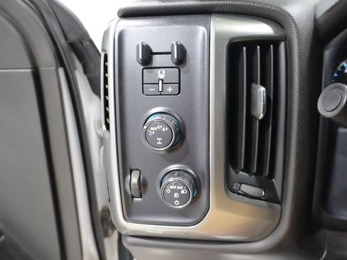 Used 2017 Chevrolet Silverado 1500 LT w/ LT Fleet Convenience Package AWD/4WD image 8