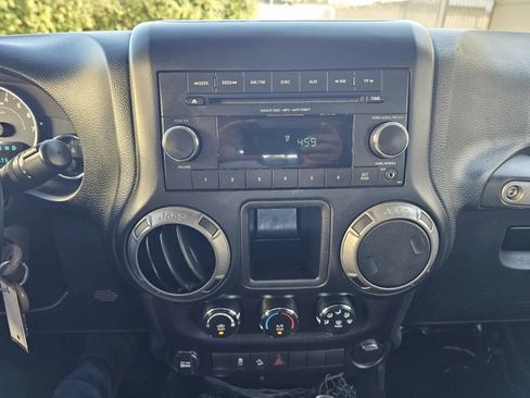 Used 2016 Jeep Wrangler Sport w/ Quick Order Package 24S AWD/4WD image 24