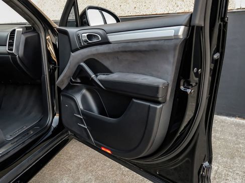 Used 2018 Porsche Cayenne GTS w/ Premium Package Plus image 48