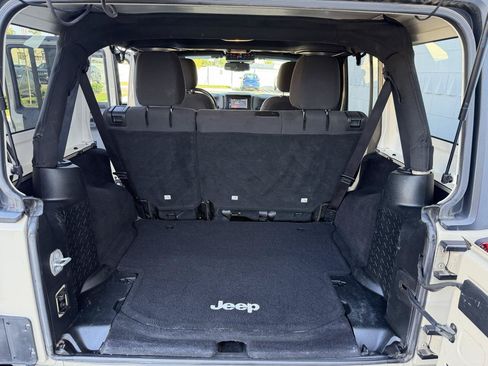 Used 2017 Jeep Wrangler Unlimited Sport w/ Quick Order Package 24S AWD/4WD image 16