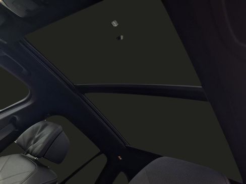 Used 2024 BMW X5 xDrive50e image 17