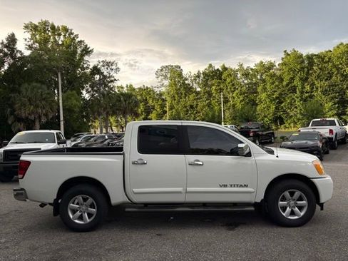 Used 2015 Nissan Titan SV RWD image 6