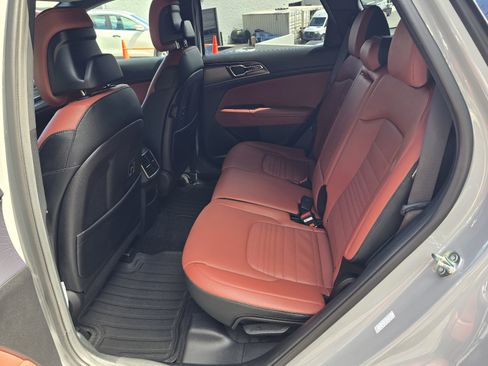 Used 2024 Kia Sportage SX image 10