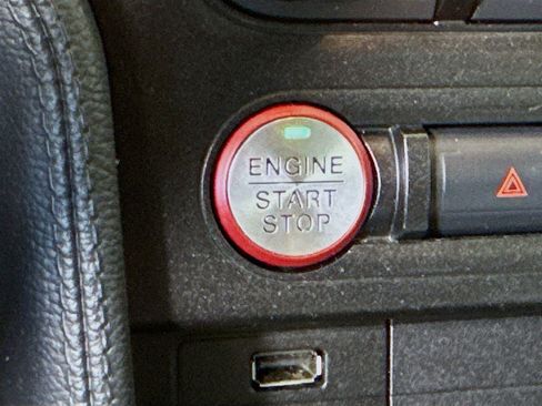 Used 2019 Ford Mustang Coupe RWD image 21
