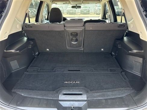 Used 2016 Nissan Rogue S image 12