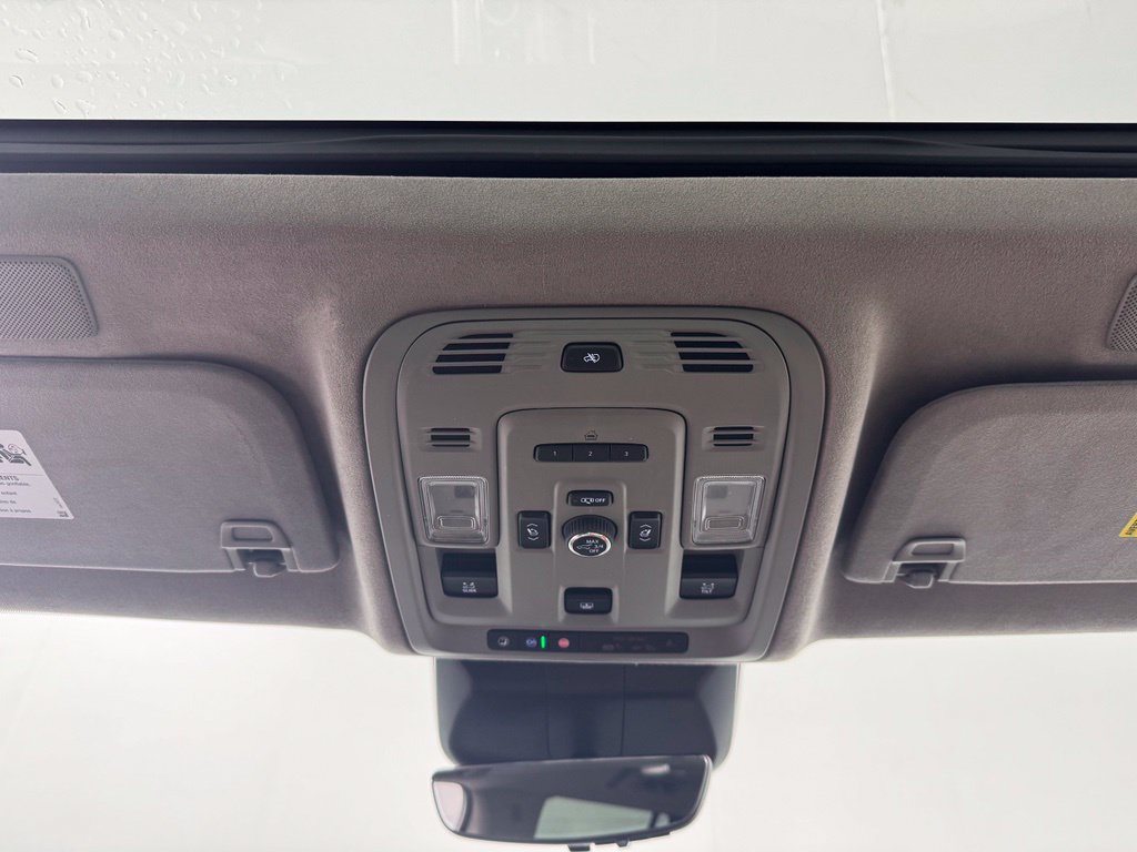 Used 2024 Cadillac Escalade Sport Platinum w/ Heavy-Duty Trailer Package AWD/4WD image 18