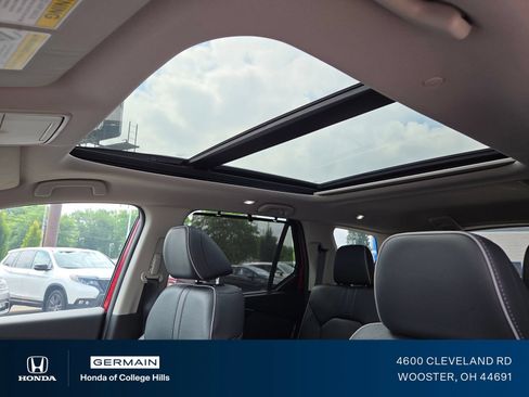 Used 2024 Honda Pilot Elite image 4