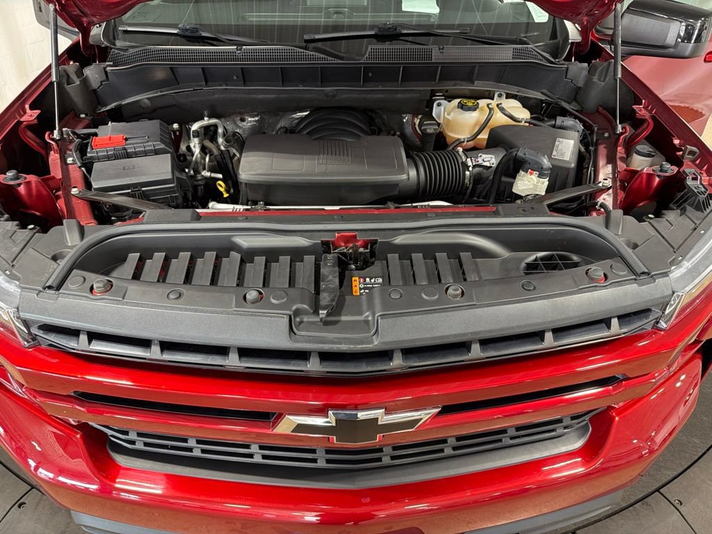 Certified 2021 Chevrolet Silverado 1500 RST w/ LPO, Blackout Package AWD/4WD image 40