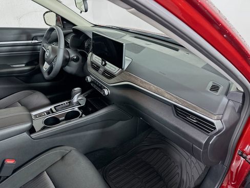 Used 2023 Nissan Altima 2.5 SV w/ SV Premium Package FWD image 29